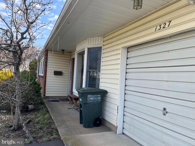 1327 LACEBARK ST, Feasterville Trevose, PA 19053