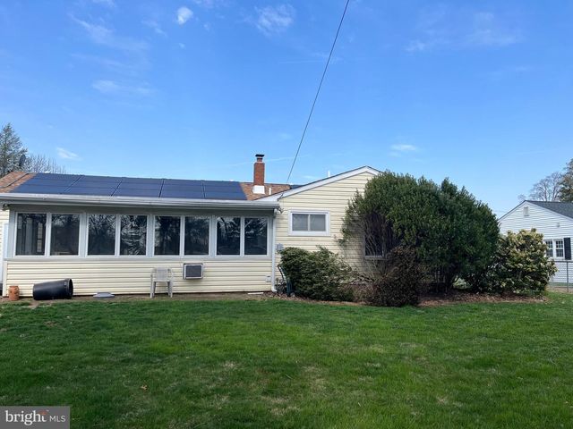 1327 LACEBARK ST, Feasterville Trevose, PA 19053