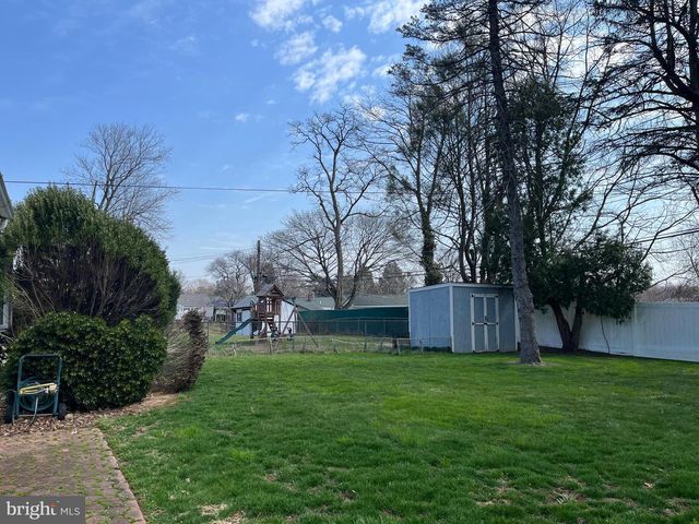 1327 LACEBARK ST, Feasterville Trevose, PA 19053