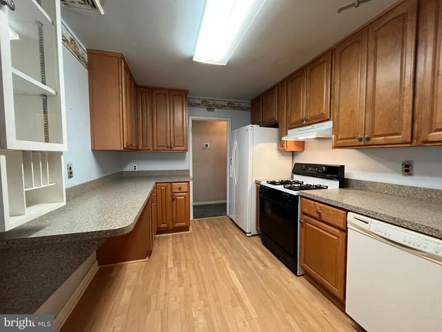 1327 LACEBARK ST, Feasterville Trevose, PA 19053