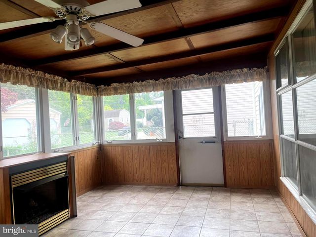 1327 LACEBARK ST, Feasterville Trevose, PA 19053