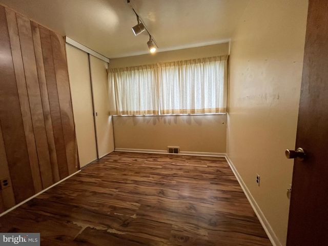 1327 LACEBARK ST, Feasterville Trevose, PA 19053