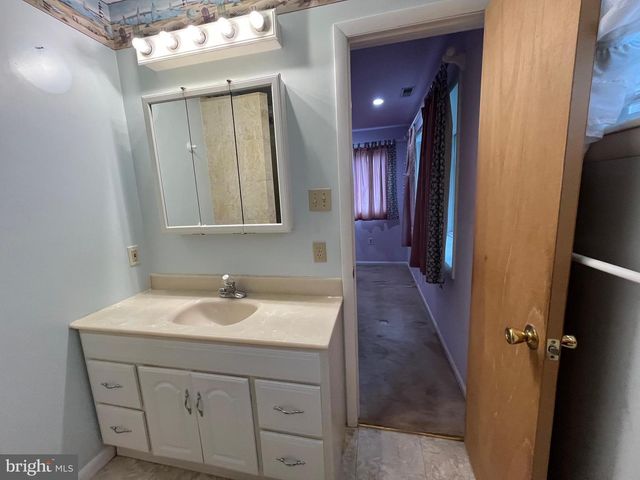 1327 LACEBARK ST, Feasterville Trevose, PA 19053