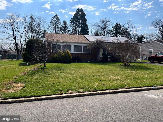 1327 LACEBARK ST, Feasterville Trevose, PA 19053