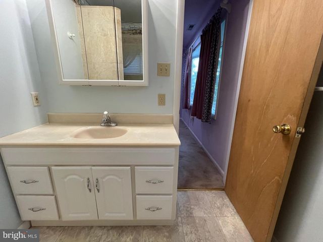 1327 LACEBARK ST, Feasterville Trevose, PA 19053