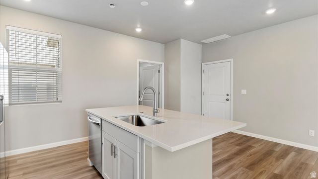 315 E KANAB CREEK DR, Saratoga Springs, UT 84045