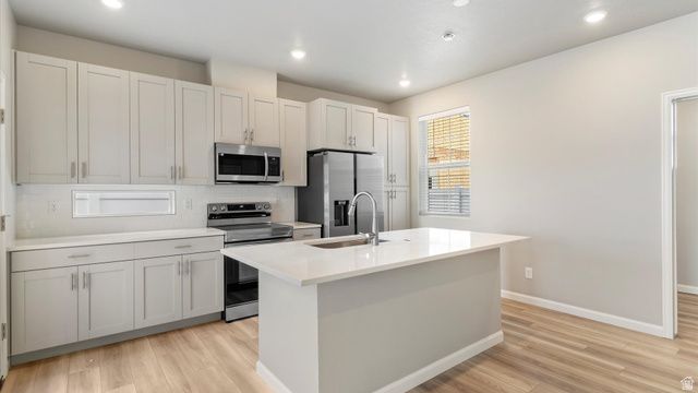 315 E KANAB CREEK DR, Saratoga Springs, UT 84045