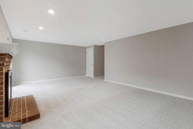 10106 BUSHMAN DR, Oakton, VA 22124