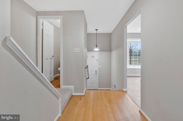 10106 BUSHMAN DR, Oakton, VA 22124