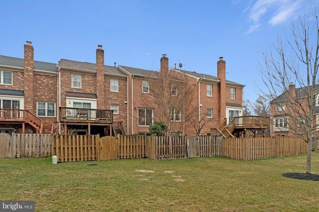 10106 BUSHMAN DR, Oakton, VA 22124