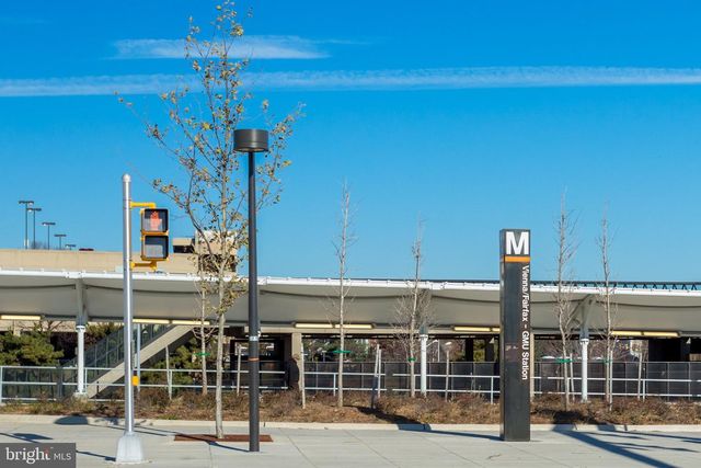 10106 BUSHMAN DR, Oakton, VA 22124