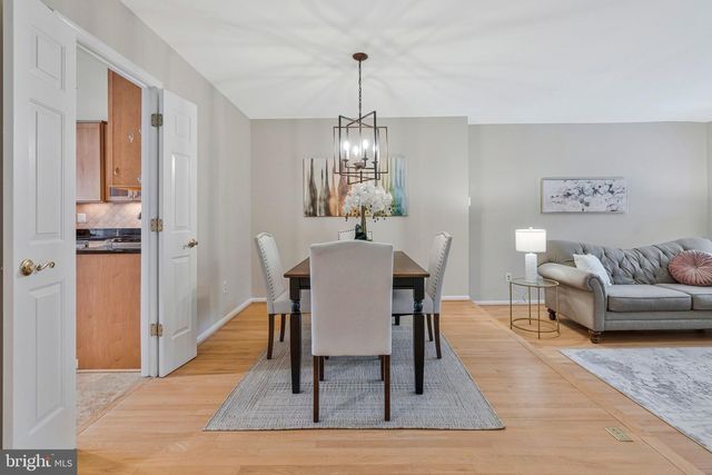 10106 BUSHMAN DR, Oakton, VA 22124