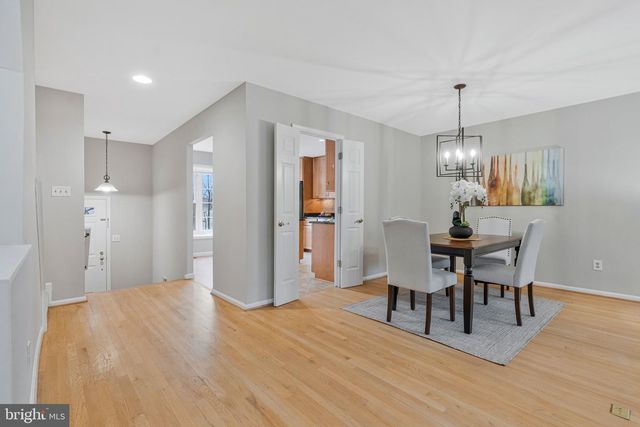 10106 BUSHMAN DR, Oakton, VA 22124