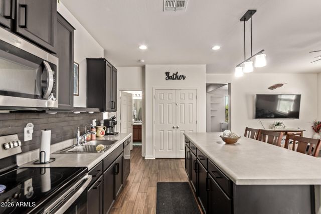 18003 W IDA Lane, Surprise, AZ 85387