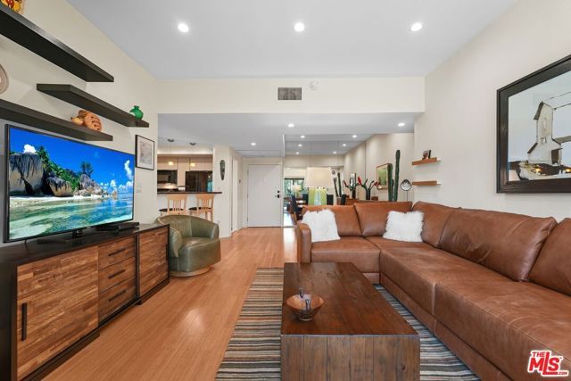 8160 Manitoba Street 113, Playa Del Rey (los Angeles), CA 90293