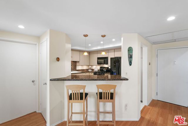 8160 Manitoba Street 113, Playa Del Rey (los Angeles), CA 90293