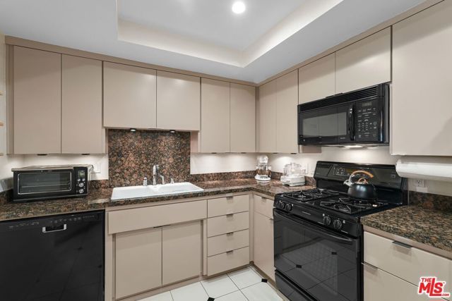 8160 Manitoba Street 113, Playa Del Rey (los Angeles), CA 90293