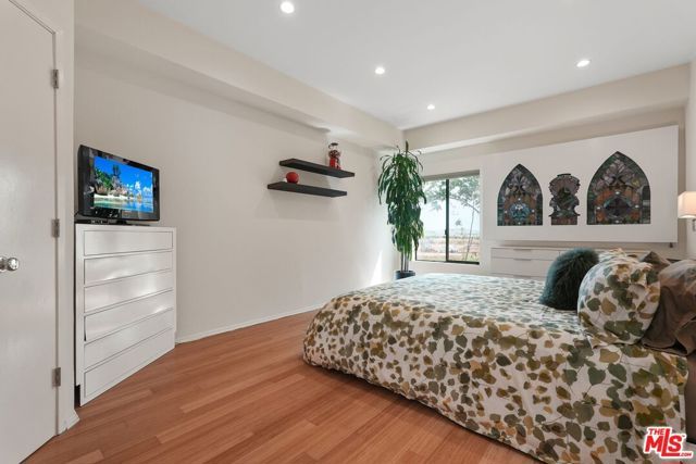 8160 Manitoba Street 113, Playa Del Rey (los Angeles), CA 90293