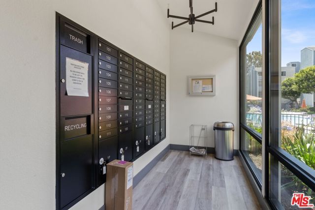 8160 Manitoba Street 113, Playa Del Rey (los Angeles), CA 90293