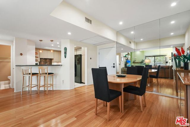 8160 Manitoba Street 113, Playa Del Rey (los Angeles), CA 90293