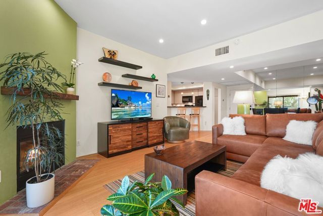 8160 Manitoba Street 113, Playa Del Rey (los Angeles), CA 90293