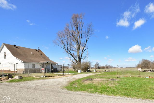 9562 E 500 N, Whitestown, IN 46075