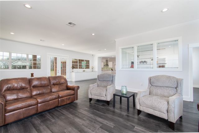 4948 Woodlawn Road, Lorena, TX 76655