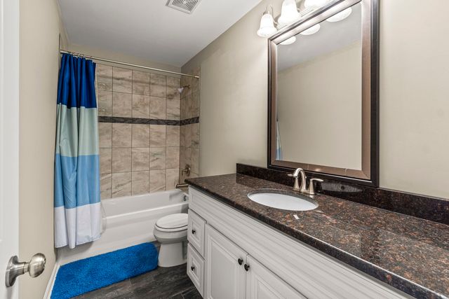 7720 Richardson Lane, Tinley Park, IL 60487