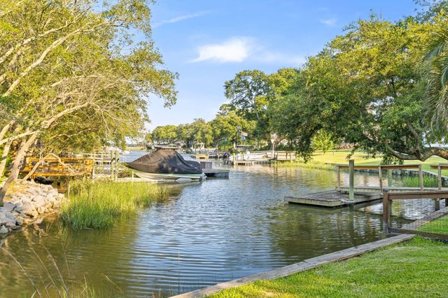 23 Charlyn Drive, Charleston, SC 29407