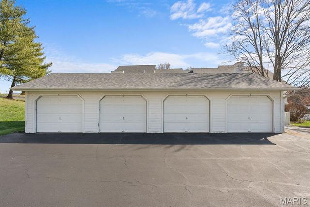 288 Carriage Court, Washington, MO 63090