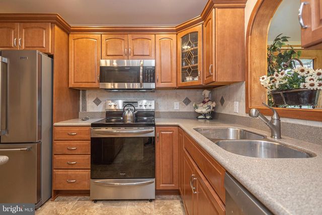 225 PARKVIEW CT, Harleysville, PA 19438