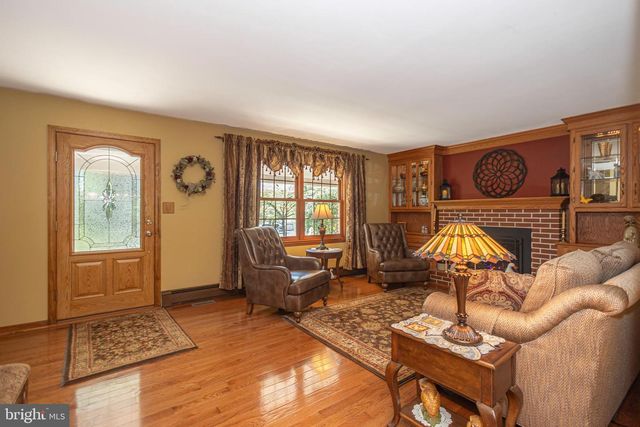 225 PARKVIEW CT, Harleysville, PA 19438