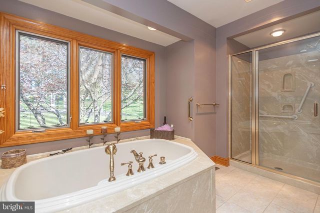 225 PARKVIEW CT, Harleysville, PA 19438