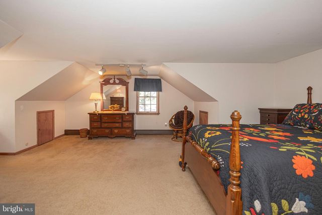 225 PARKVIEW CT, Harleysville, PA 19438