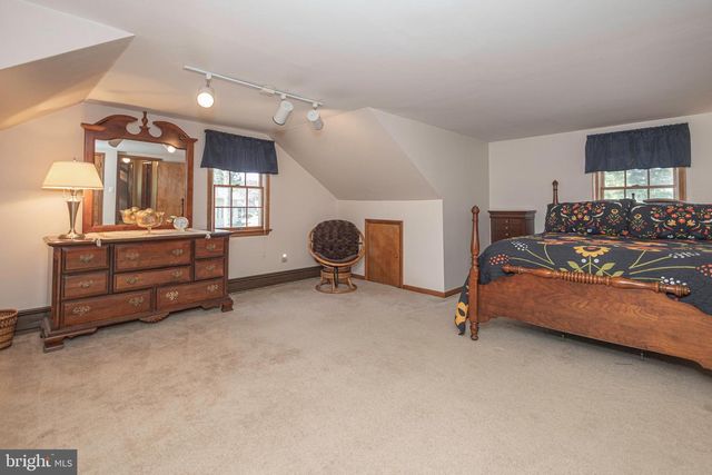 225 PARKVIEW CT, Harleysville, PA 19438