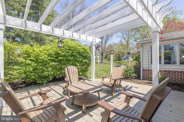 225 PARKVIEW CT, Harleysville, PA 19438