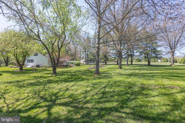 225 PARKVIEW CT, Harleysville, PA 19438