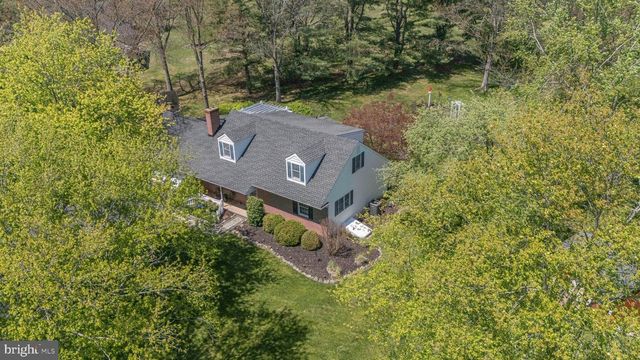 225 PARKVIEW CT, Harleysville, PA 19438