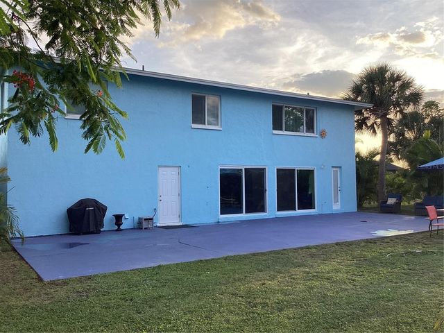 90 OAKLAND HILLS COURT, Rotonda West, FL 33947