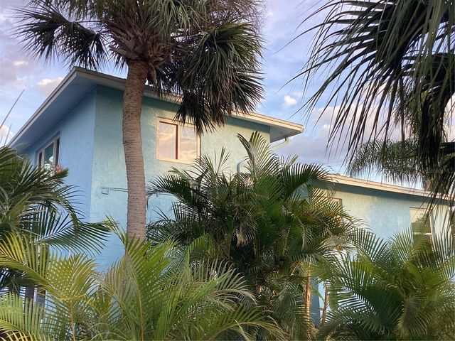 90 OAKLAND HILLS COURT, Rotonda West, FL 33947