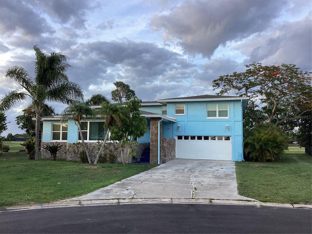 90 OAKLAND HILLS COURT, Rotonda West, FL 33947