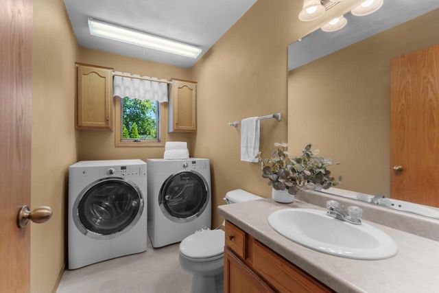 N1838 HYACINTH COURT, Greenville, WI 54942