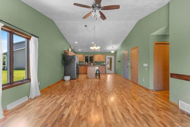N1838 HYACINTH COURT, Greenville, WI 54942