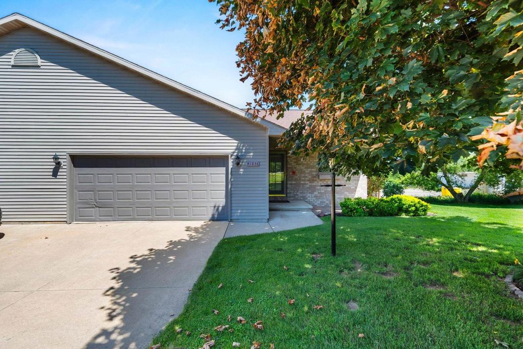 N1838 HYACINTH COURT, Greenville, WI 54942