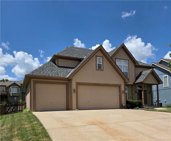 10760 N Laurel Avenue, Kansas City, MO 64157