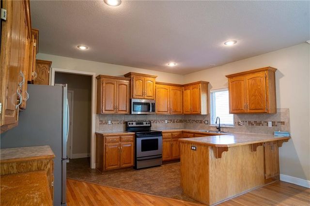 10760 N Laurel Avenue, Kansas City, MO 64157