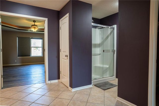 10760 N Laurel Avenue, Kansas City, MO 64157