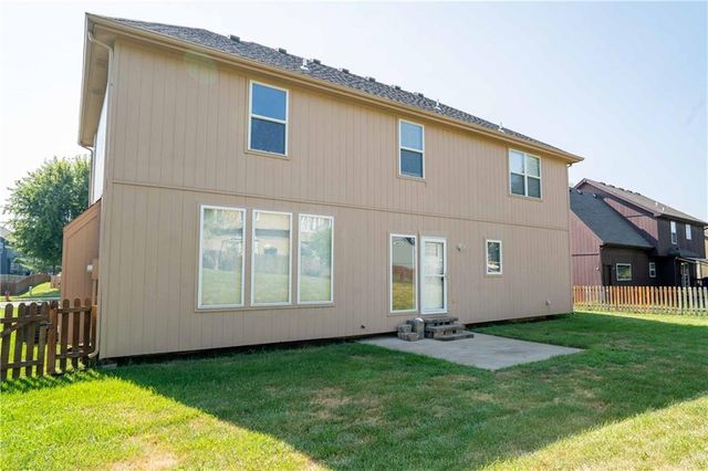 10760 N Laurel Avenue, Kansas City, MO 64157