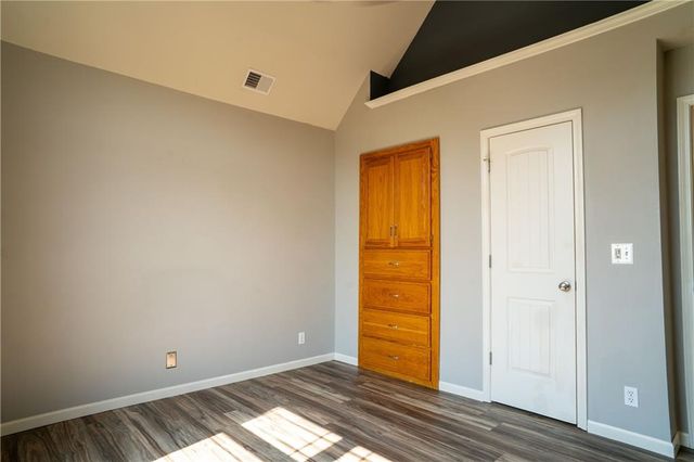 10760 N Laurel Avenue, Kansas City, MO 64157