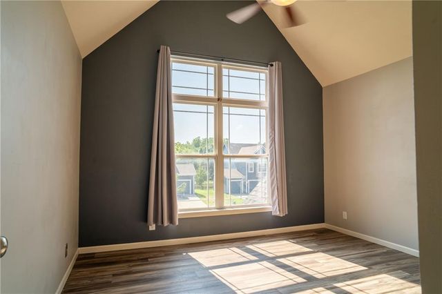 10760 N Laurel Avenue, Kansas City, MO 64157